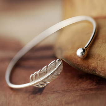 Silver Bracelets & Bangle
