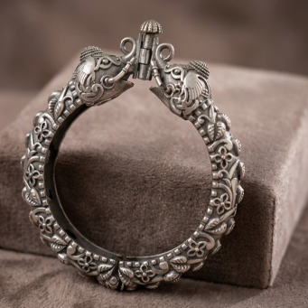 Bangles/Kada