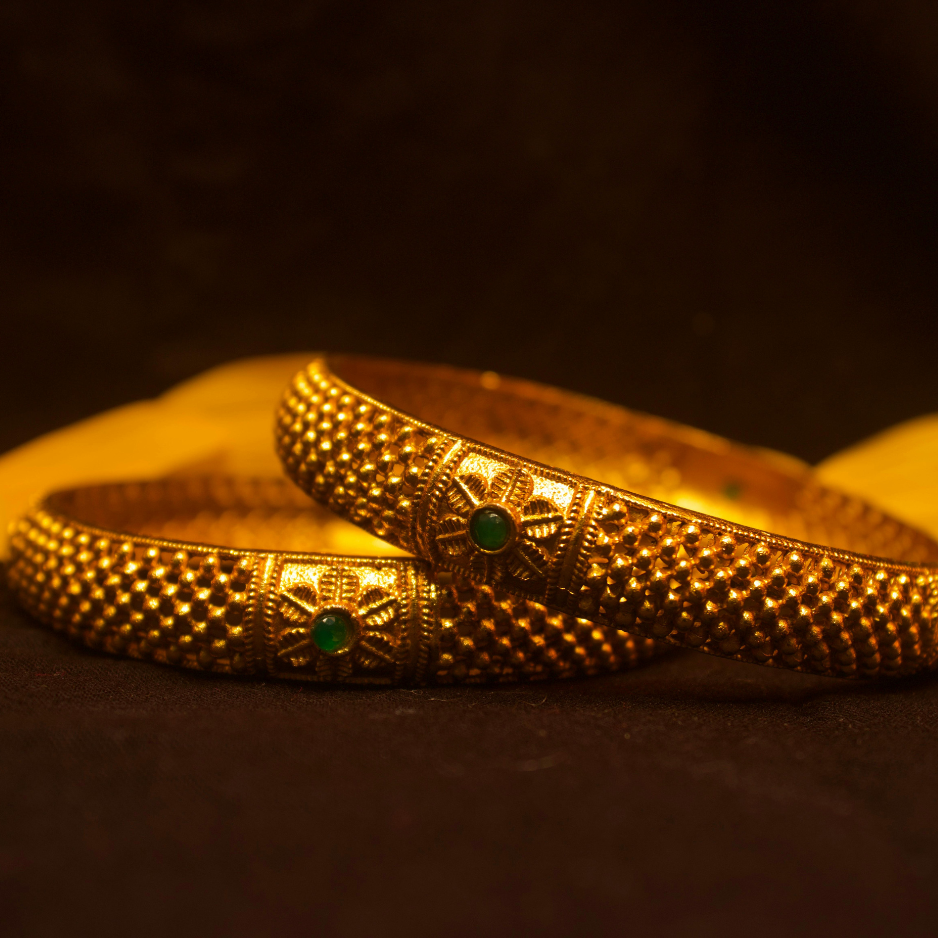 Bangles & Kada — Wristwear category at JEWORA