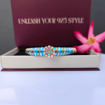 Silver Bracelets & Bangle