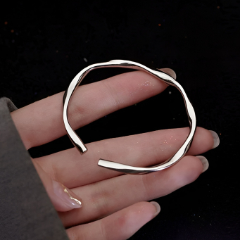 Silver Bracelets & Bangle