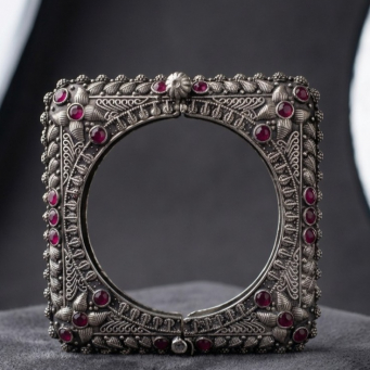 Bangles/Kada